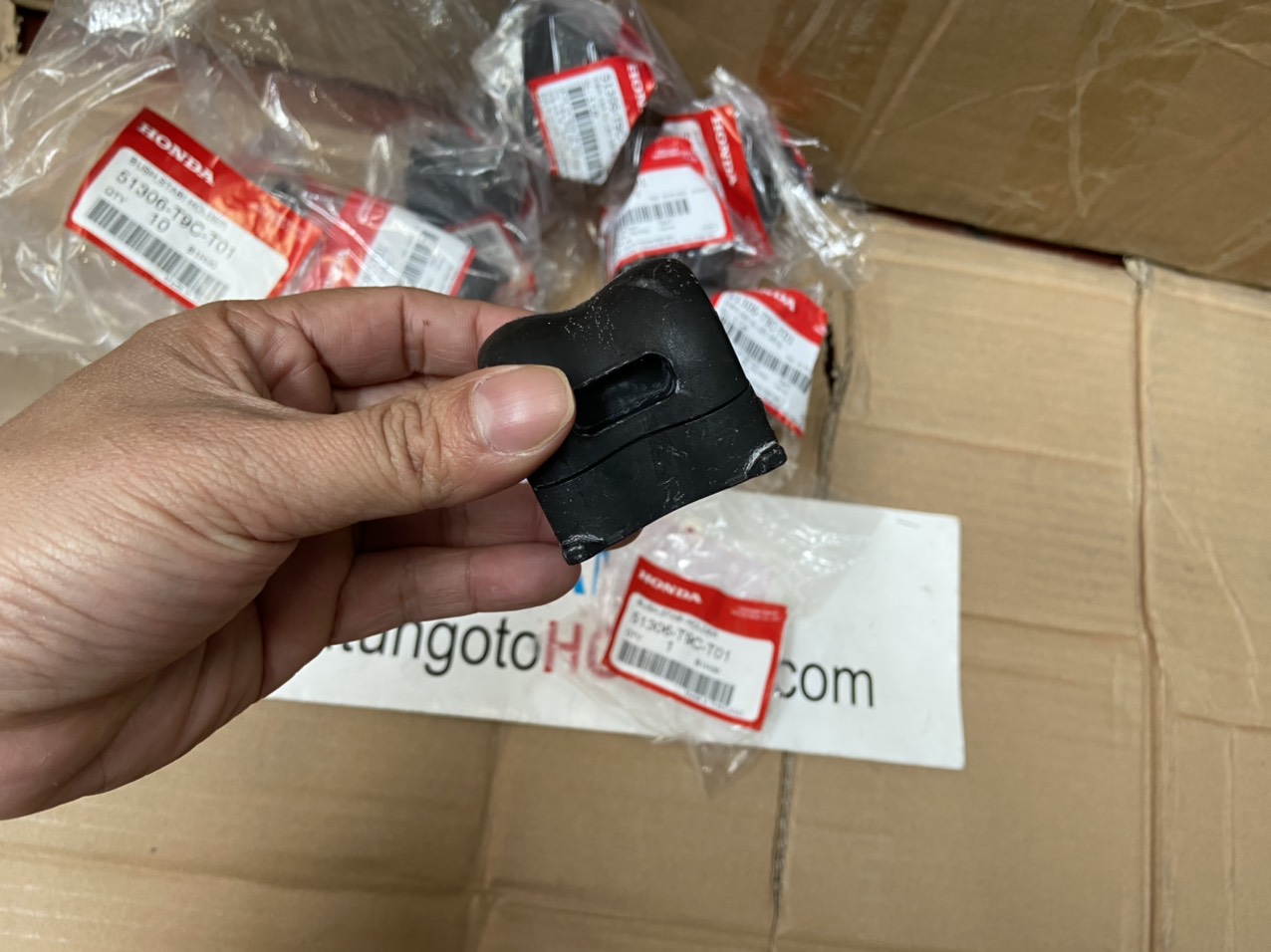 Cao su ốp cân bằng trước xe Honda JAZZ